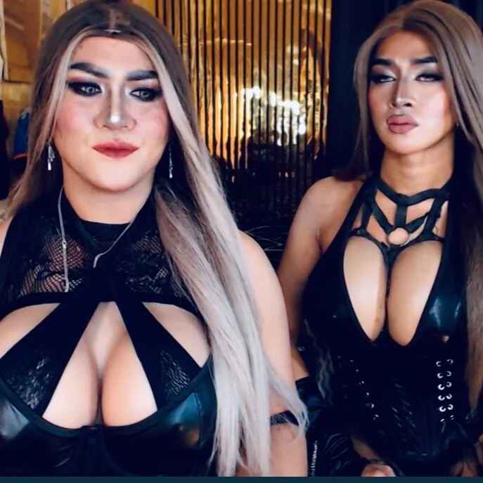 SeductiveElegantTS