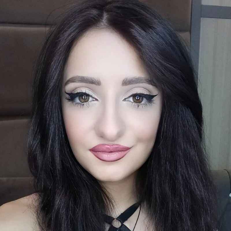 JoelleApril