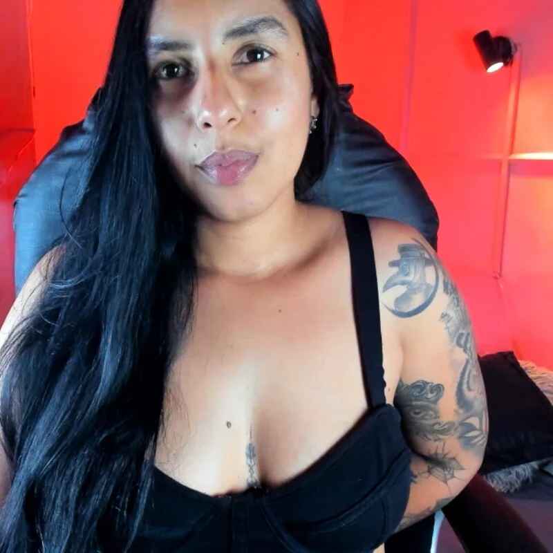 CURVY_EBONY_MILF