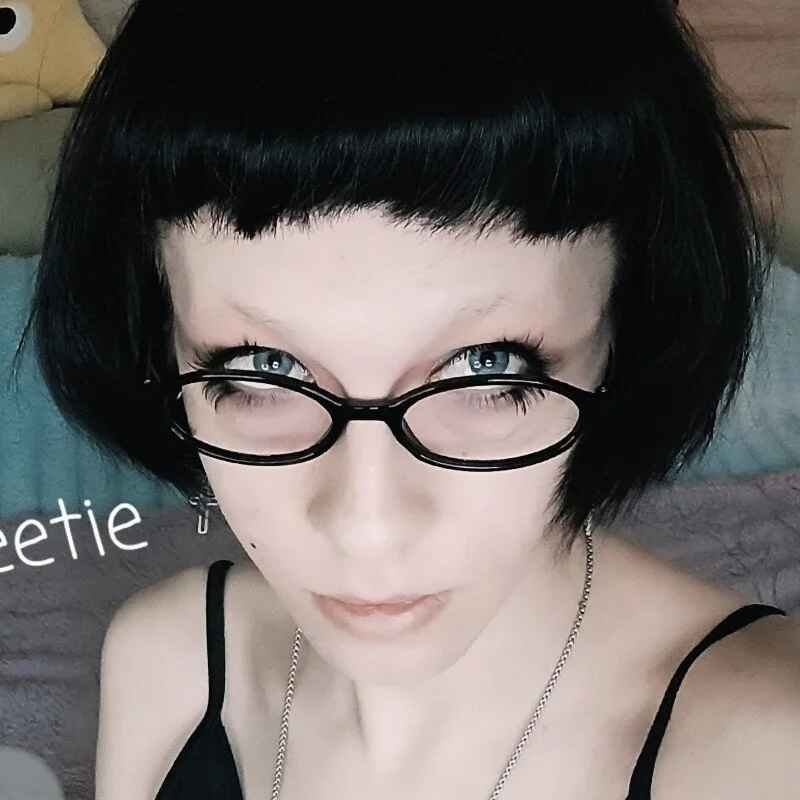 Agatha_Poppy