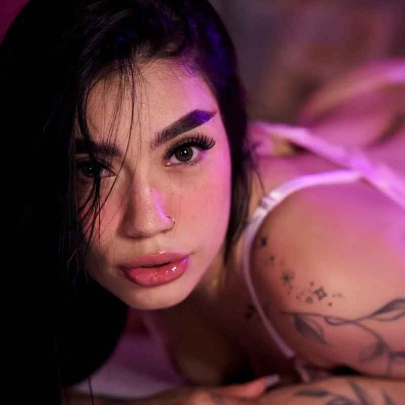 Scarlet__Jones_