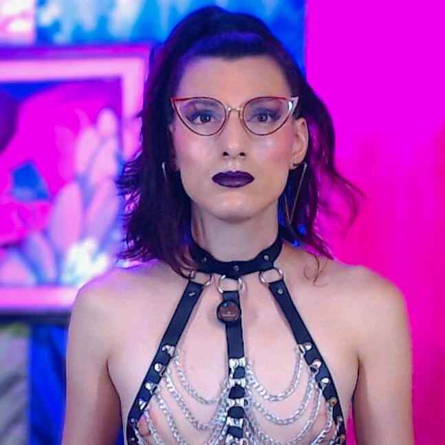 Moira-Hot