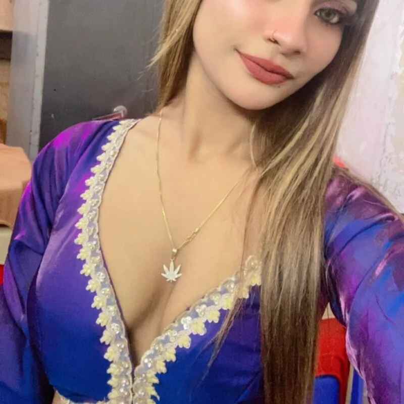 RIHANA_WILD