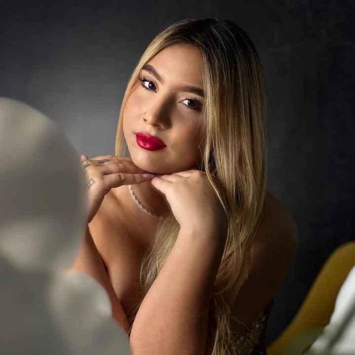 GoldieVeeXXX