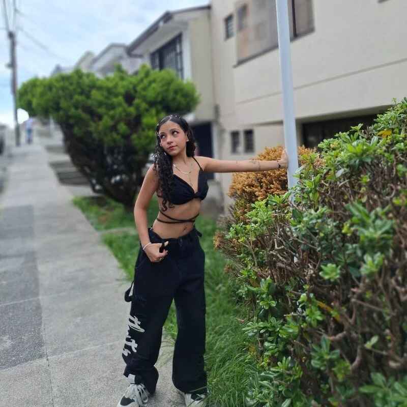 MiaLauren_