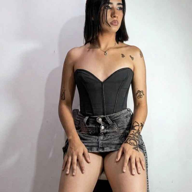 DAHNE_HOT_