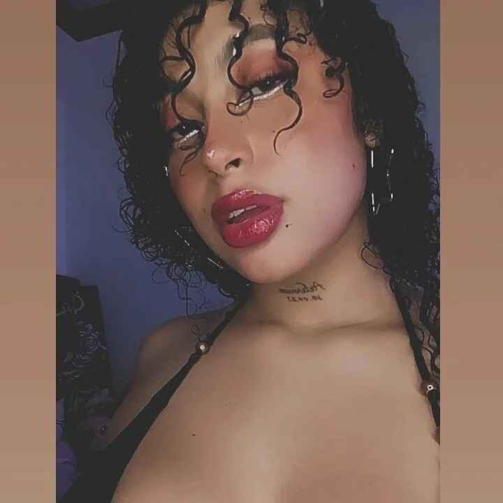 Scarlettkisses_