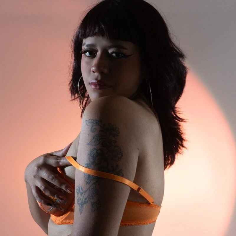 Naomi_luxx