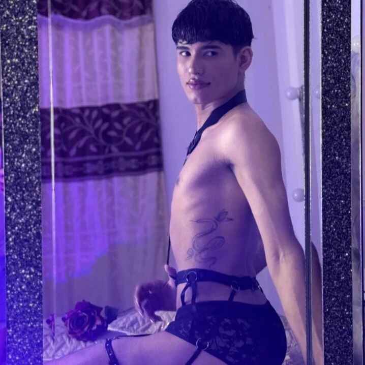 ADRIAN_LUUST
