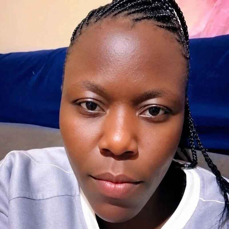 Ebony_black2