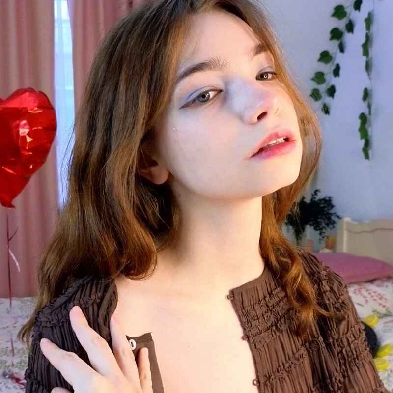 Evi_Brook