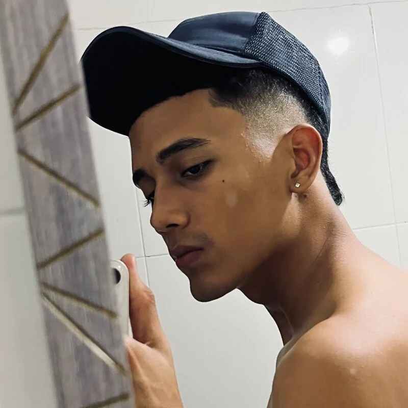 Adrian_0110