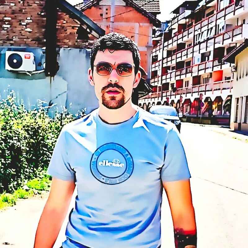 Alex-010483