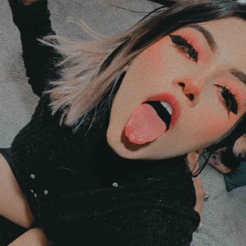 NikkiNix