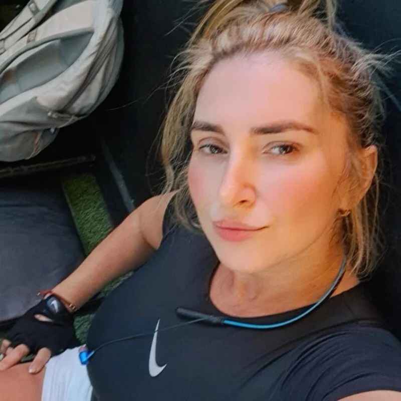 Megan_Lara_
