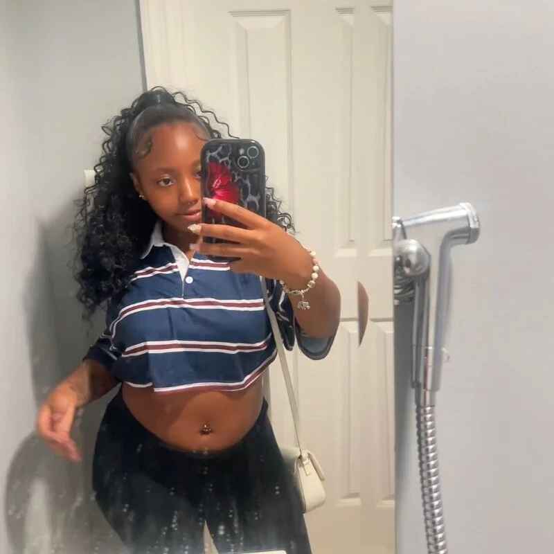 prettyyyebony1