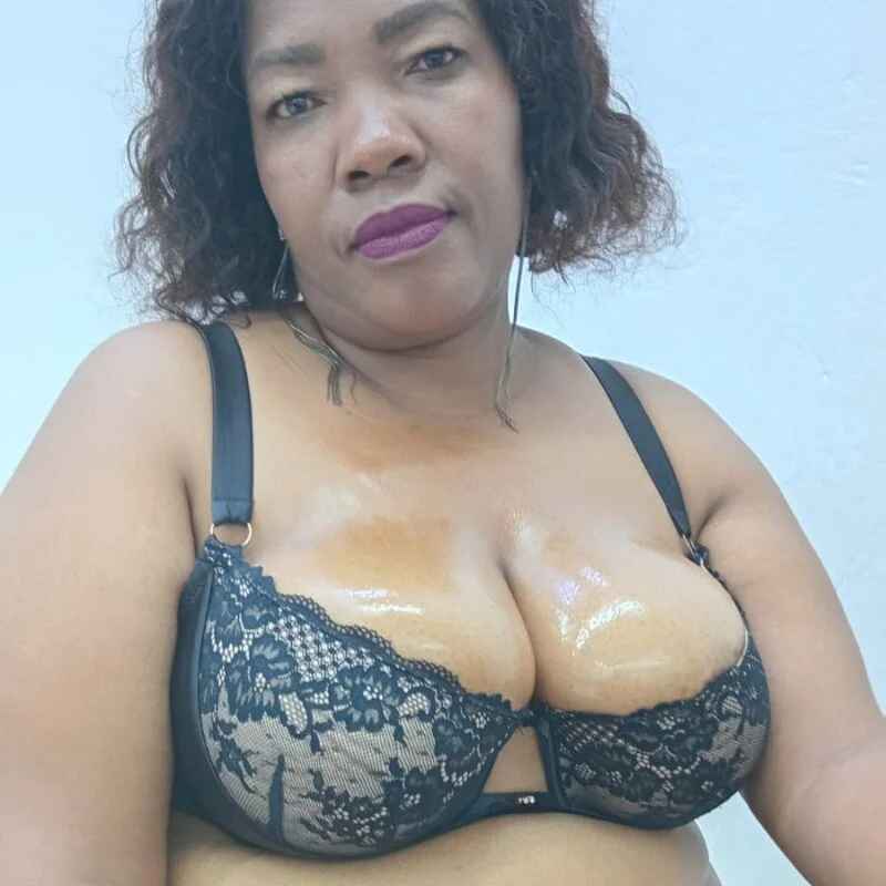 CURVYELEGANCExxx