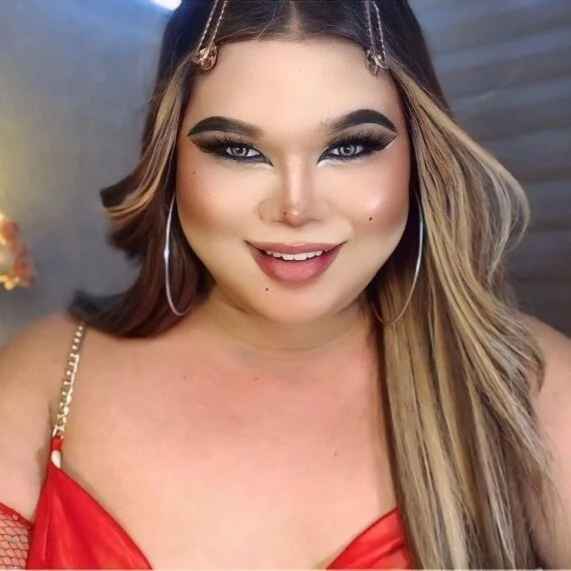 Ellise_Hilton