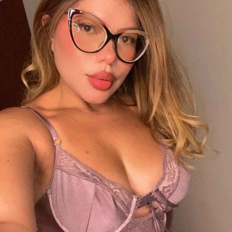 Eve_Colleen