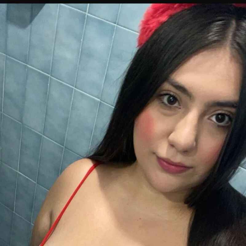 caroline_bigboobs1