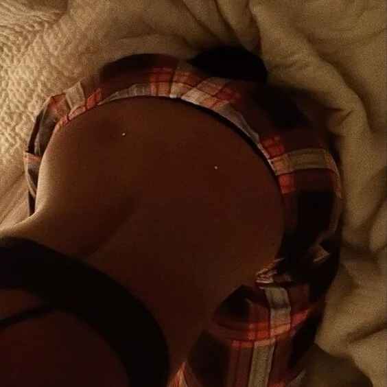 Ebony_craver