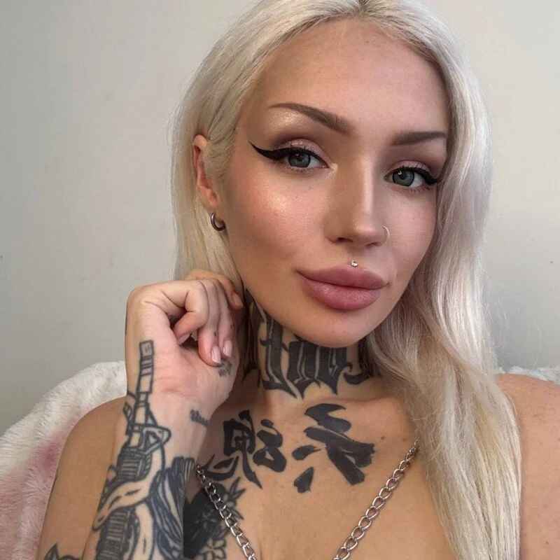 necroblonde