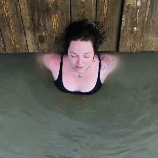 Amelia_Kiss_