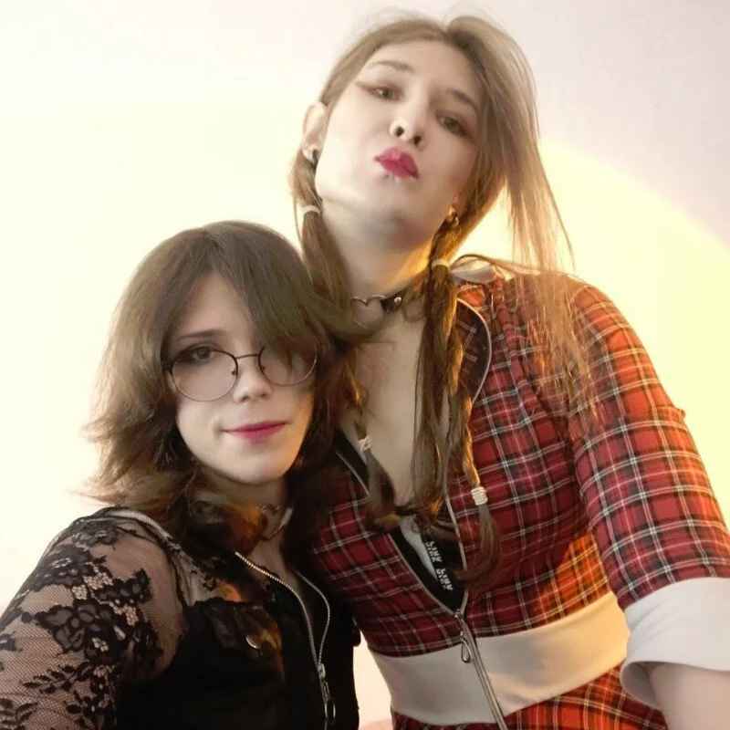 Dasha_Plus_Sonya