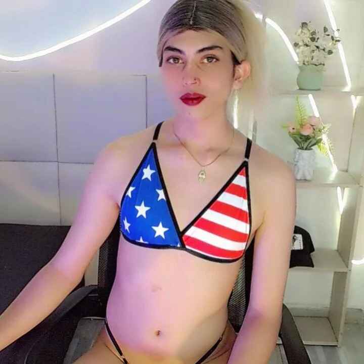 Daniela_Pink_