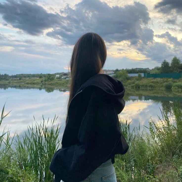 laura_dark_