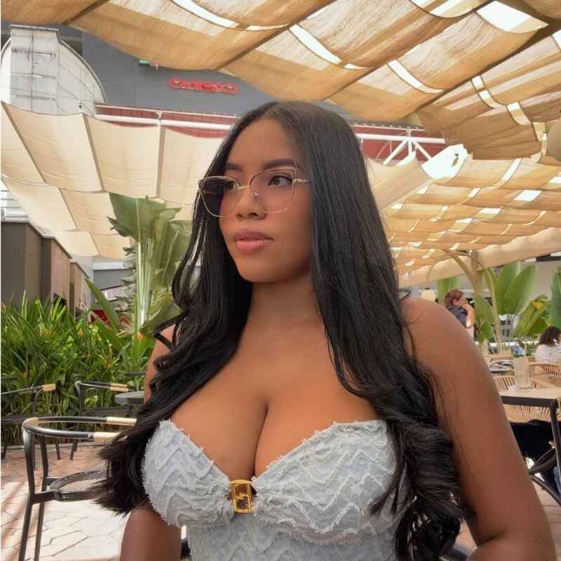 Sofi_tits