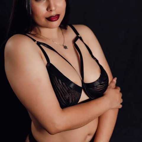 shainadavis — FansOnlyX creator profile