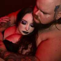 ANNIEandHUNNIE — FansOnlyX creator profile