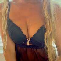 privateplaymilf — FansOnlyX creator profile