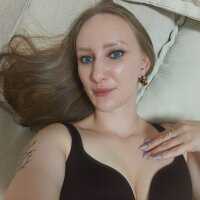 Eluniee — FansOnlyX creator profile