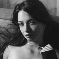 Theirismuse — FansOnlyX creator profile
