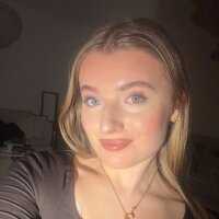 MilaLuxe — FansOnlyX creator profile