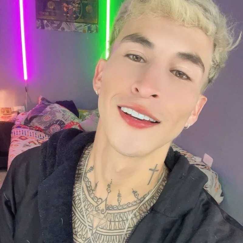 Latin_boysxxxx — FansOnlyX creator profile