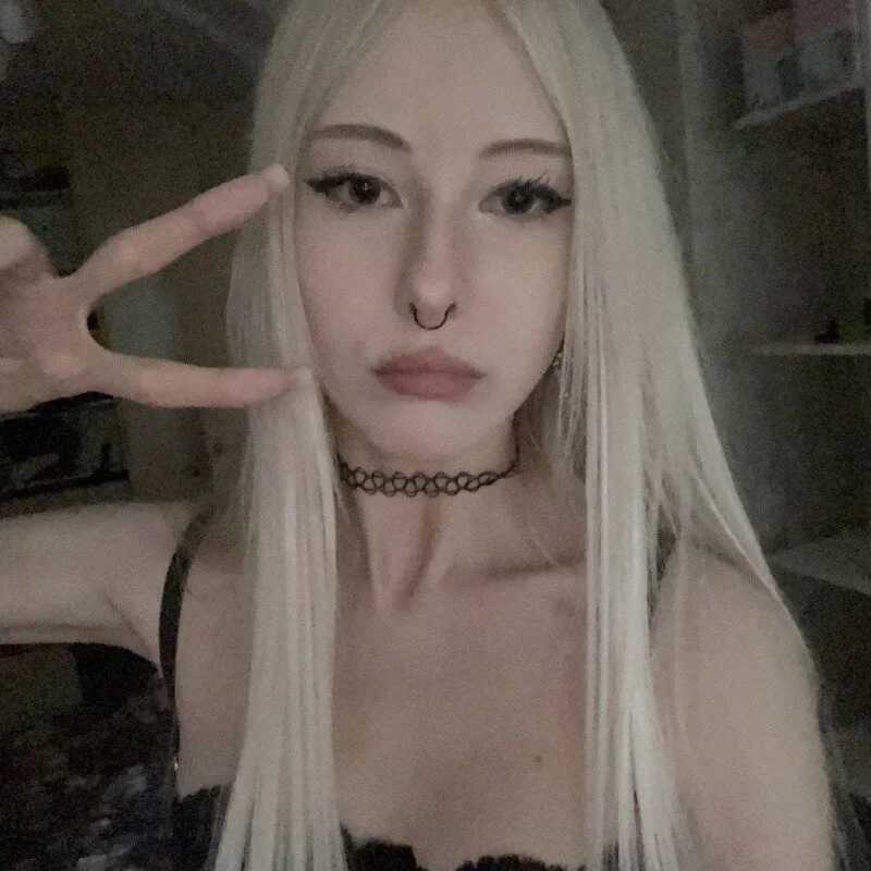 Mililluu — FansOnlyX creator profile