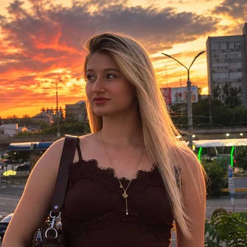 HollyTailors — FansOnlyX creator profile