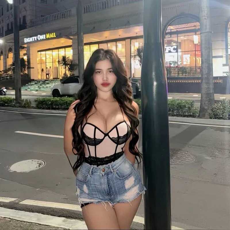 SeleneRavelle — FansOnlyX creator profile