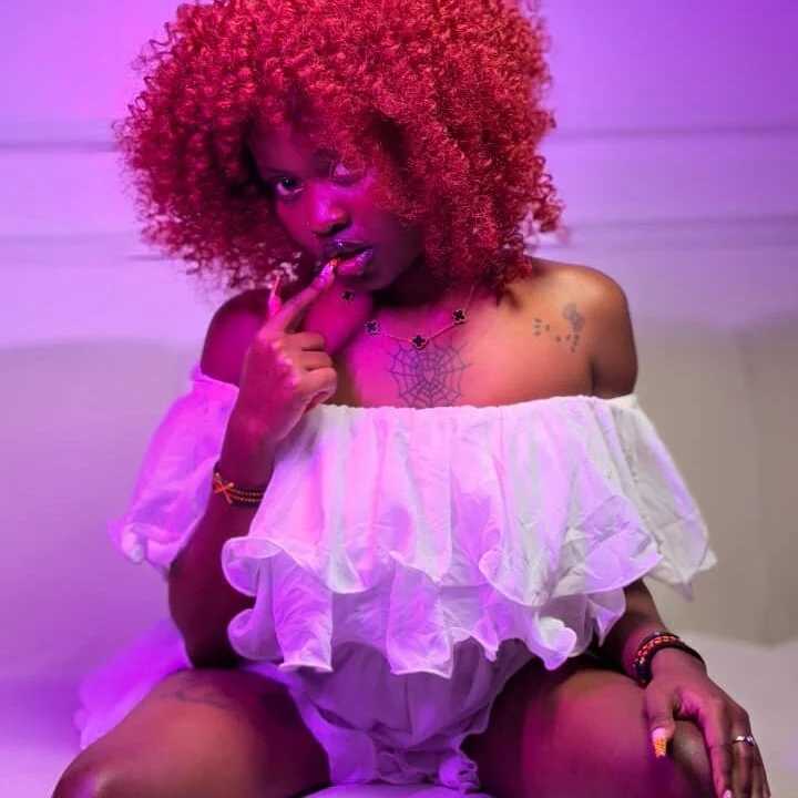 Juicyamber — FansOnlyX creator profile