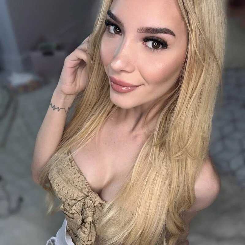 SvveetLuna — FansOnlyX creator profile