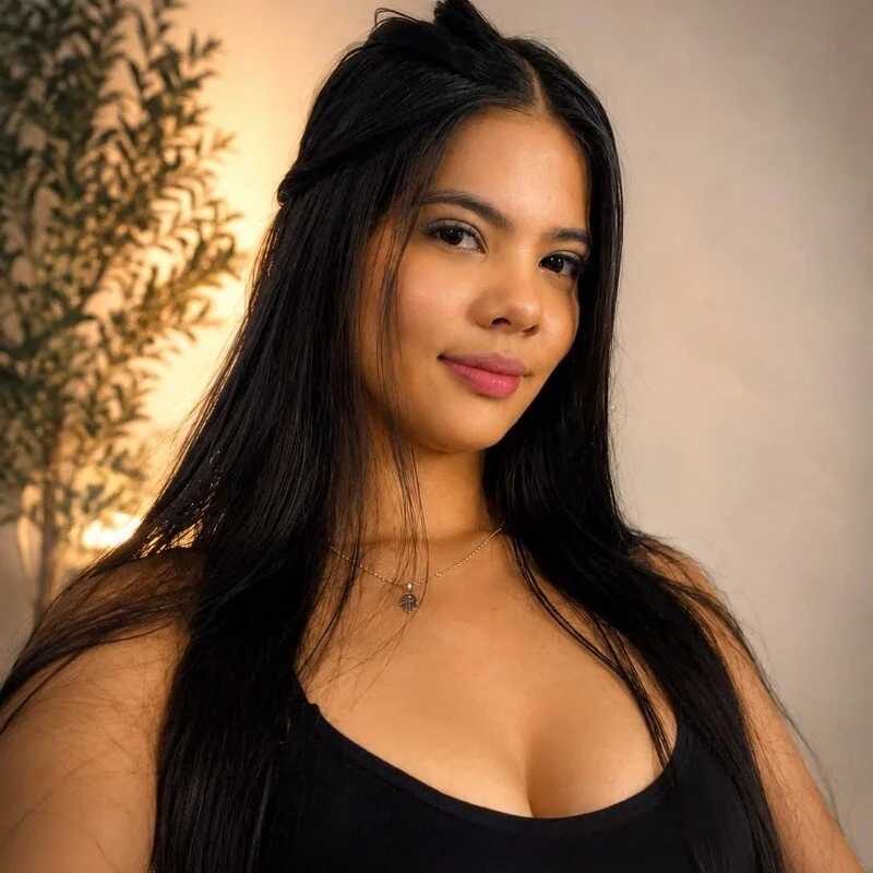 AlexaGlam — FansOnlyX creator profile