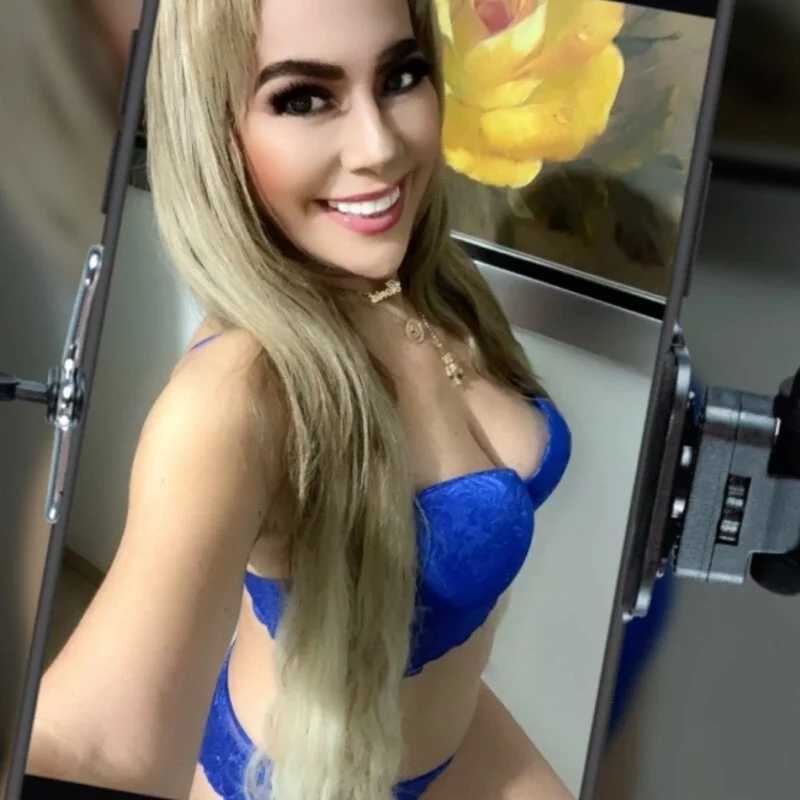 LARIANA_RIVERA23 — FansOnlyX creator profile