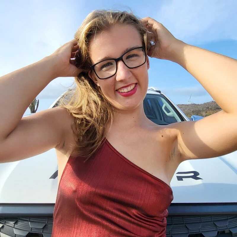Yennyloves — FansOnlyX creator profile