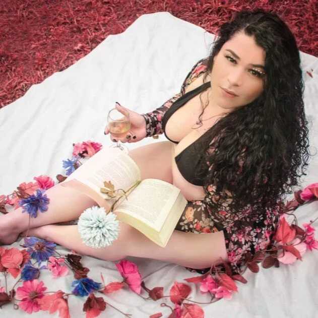 ANGELIQUE_KLANE — FansOnlyX creator profile