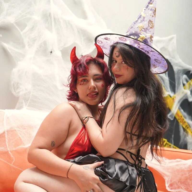 Jenni_and_Emy — FansOnlyX creator profile