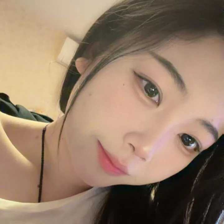Xania_xx — FansOnlyX creator profile