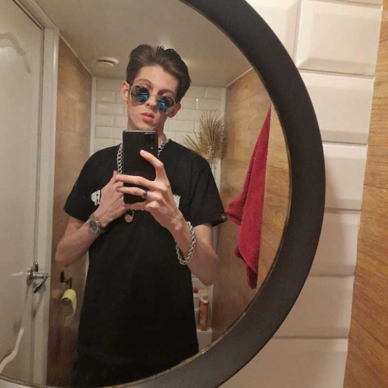 Lester_Broo — FansOnlyX creator profile